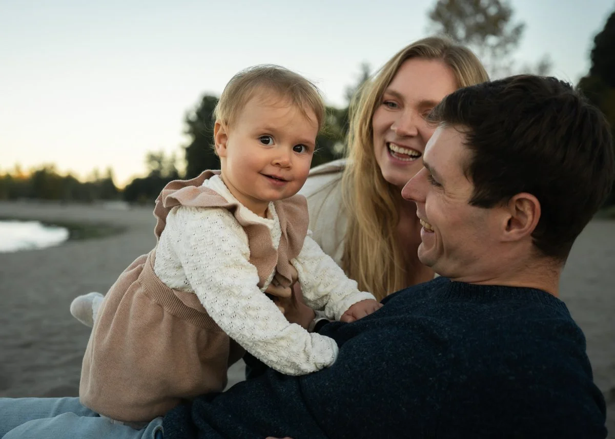 Jericho Beach Family Photo Shoot-3.jpg