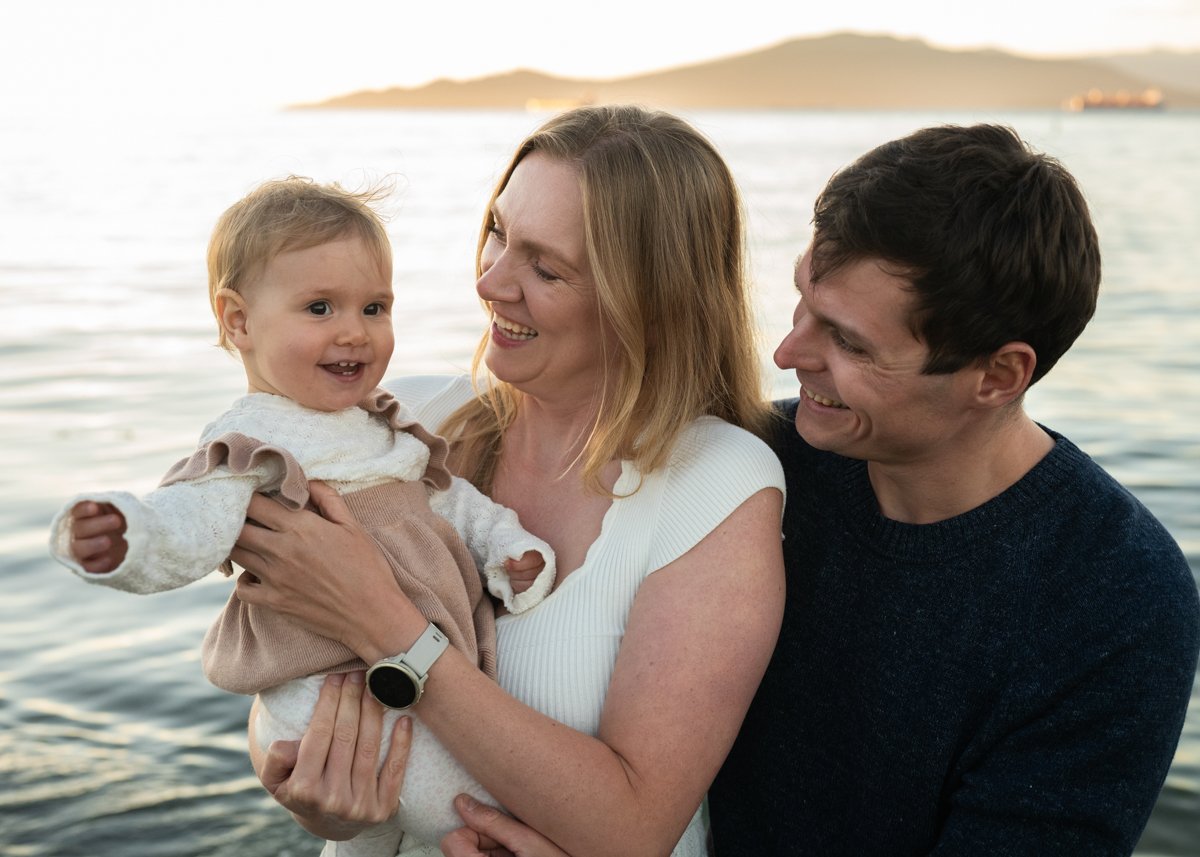 Jericho Beach Family Photo Shoot-4.jpg