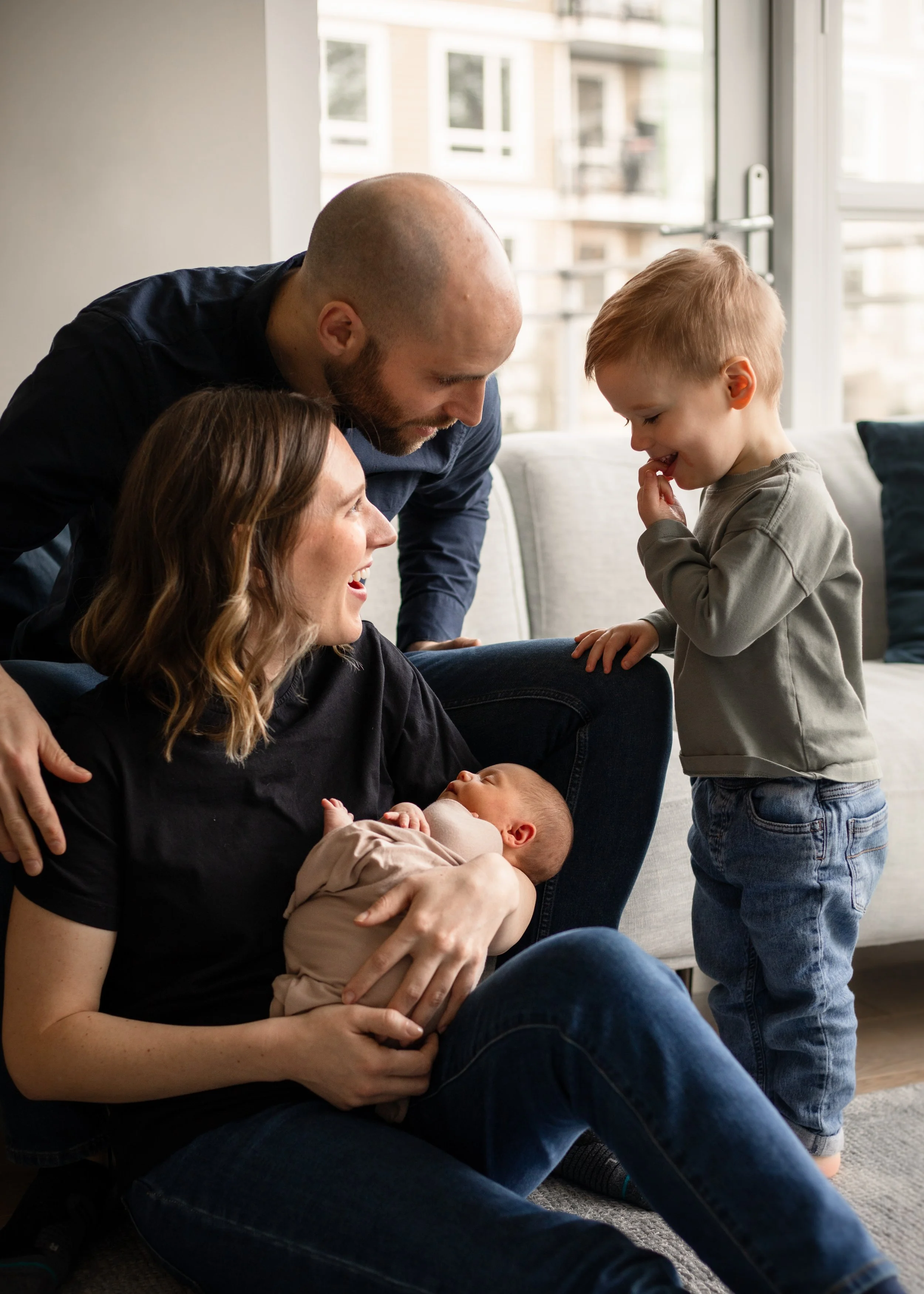 Newborn and family photographer in Vancouver