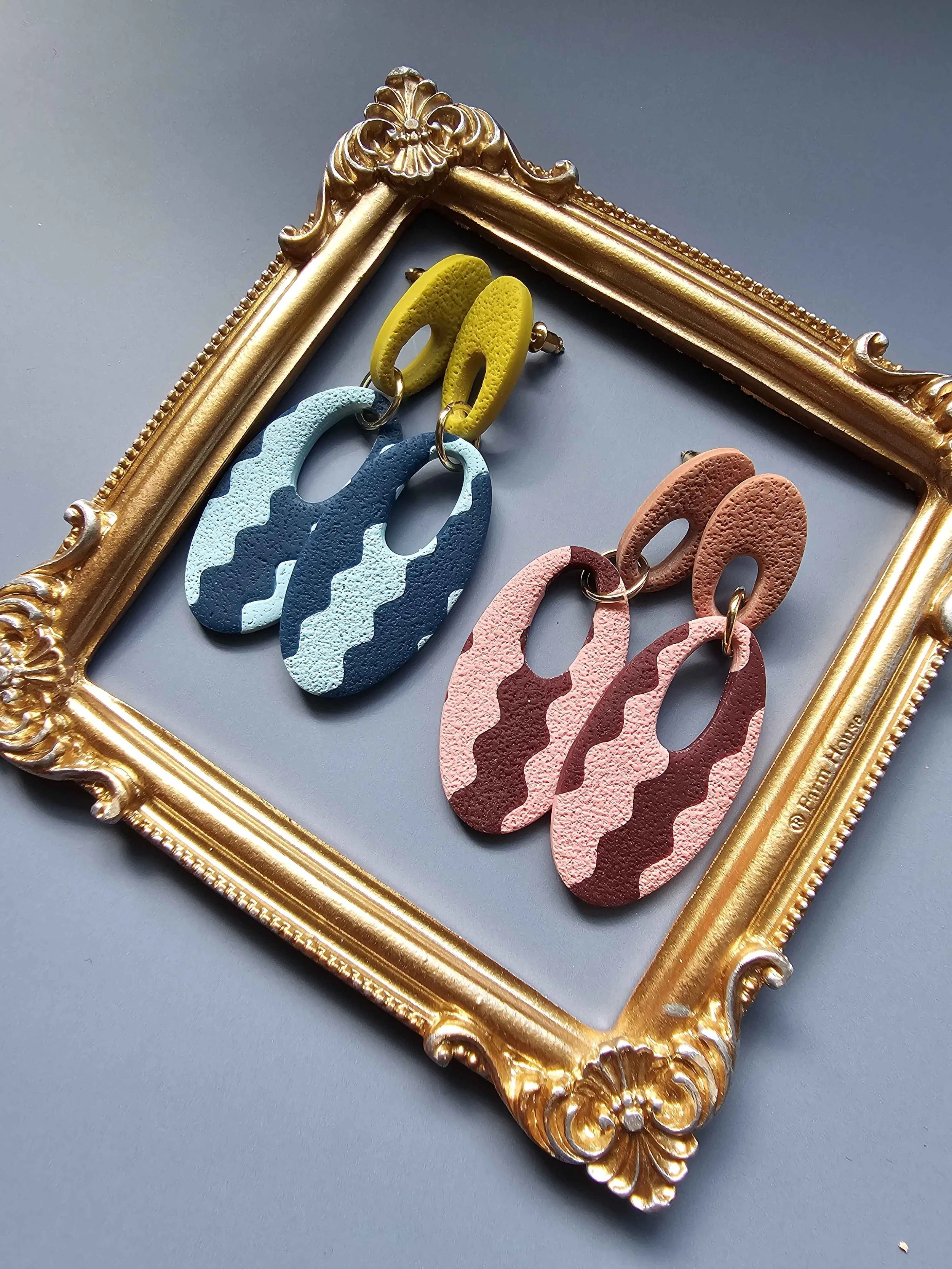 Retro Oval Dangle