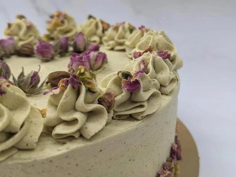 The Best Mother’s Day Cake Delivery in Nanaimo (and Why Homemade Always Wins)