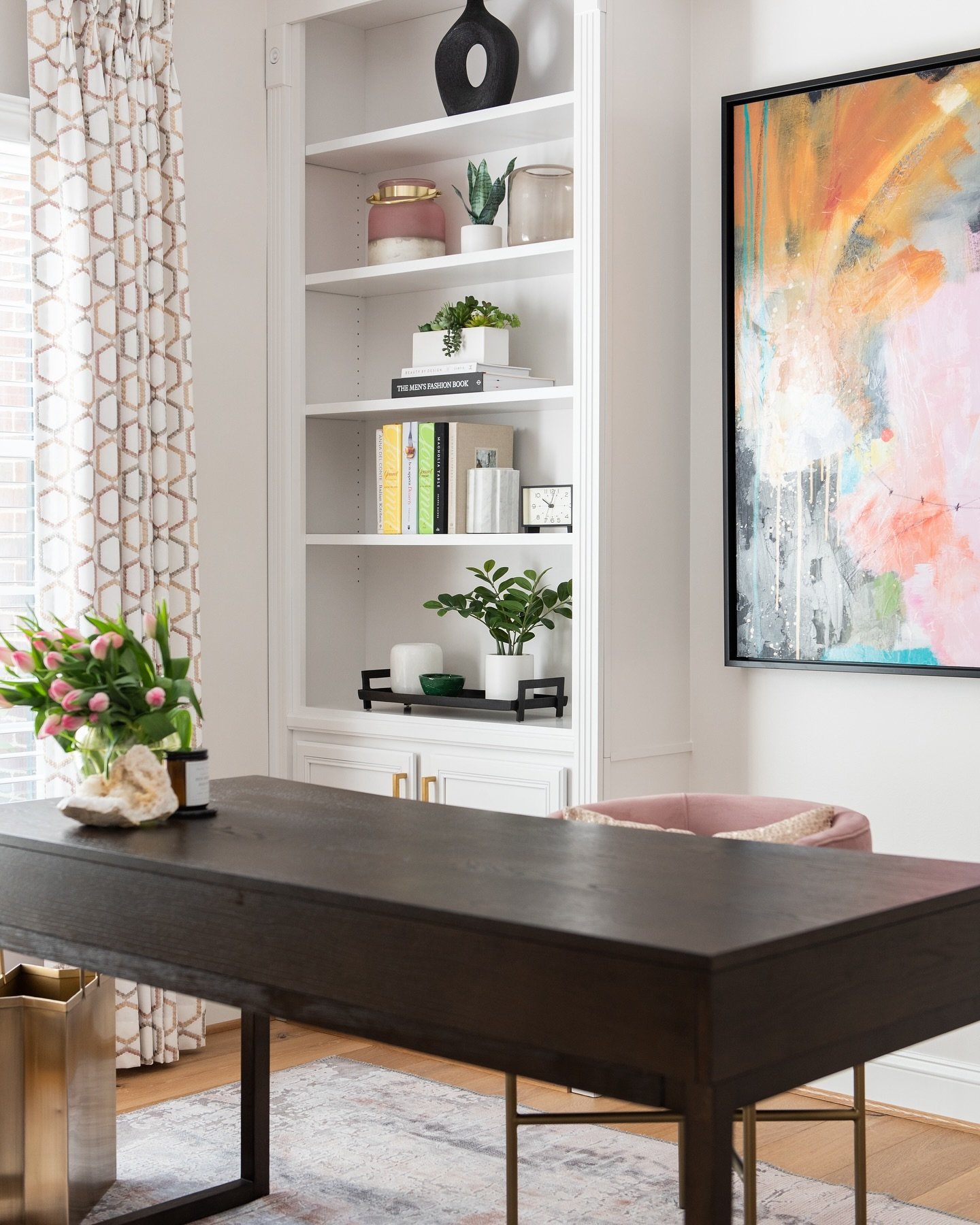 Here&rsquo;s to reaching that point in life where you score the ultimate boss babe office &ndash; chic, inspiring, and totally rad.  Oh, and with a little pink!

#homeofficetransformation #feminineworkspace #officeinspiration #homeofficeideas #bossba