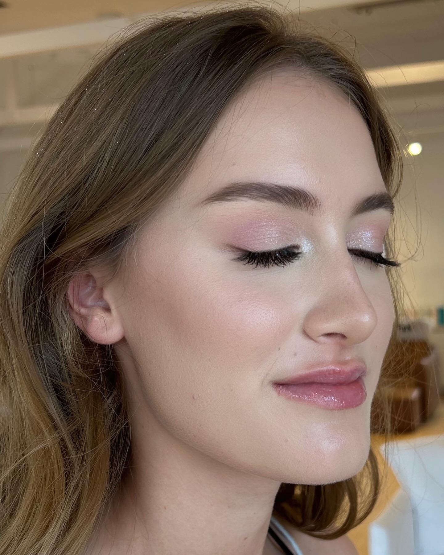 Really loved creating this soft &amp; natural look for this beauty 💗

It&rsquo;s giving me sugar plum fairy 🧚🏻&zwj;♀️ vibes 🙌🏼 

Don&rsquo;t forget to book your event makeup in by clicking the link on my profile or heading to my website www.cleo