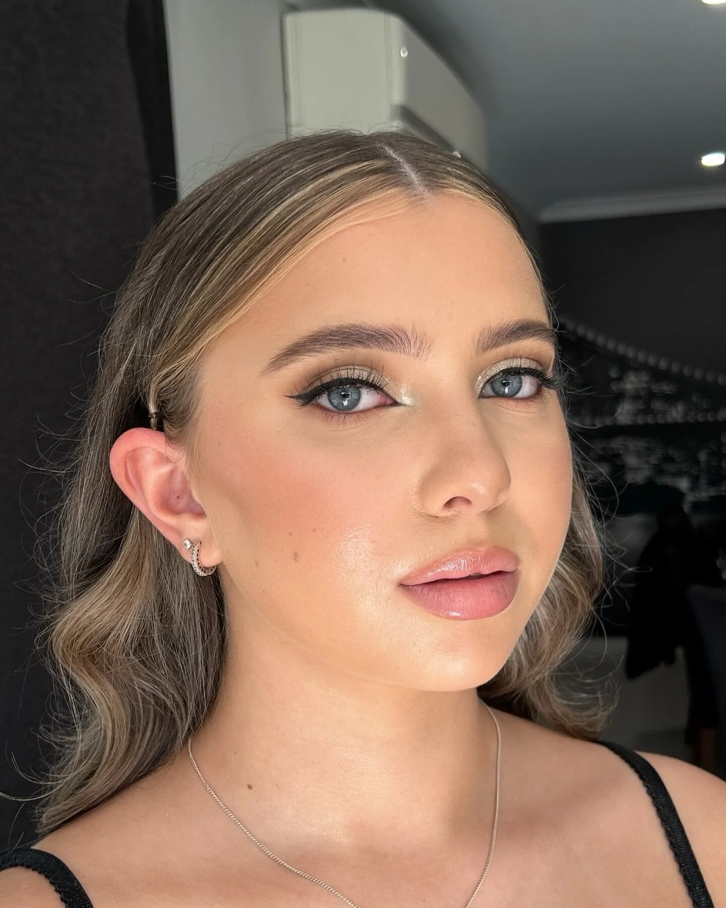 ⚠️ New Years Eve Appointments Still Available ⚠️

Head to my website to view available times and book in directly. 

www.cleocox.com.au

.
.
.
.
#brisbanebrides #brisbaneweddings #brisbanemua #brisbanemakeupartist #goldcoastbrides #goldcoastweddings 