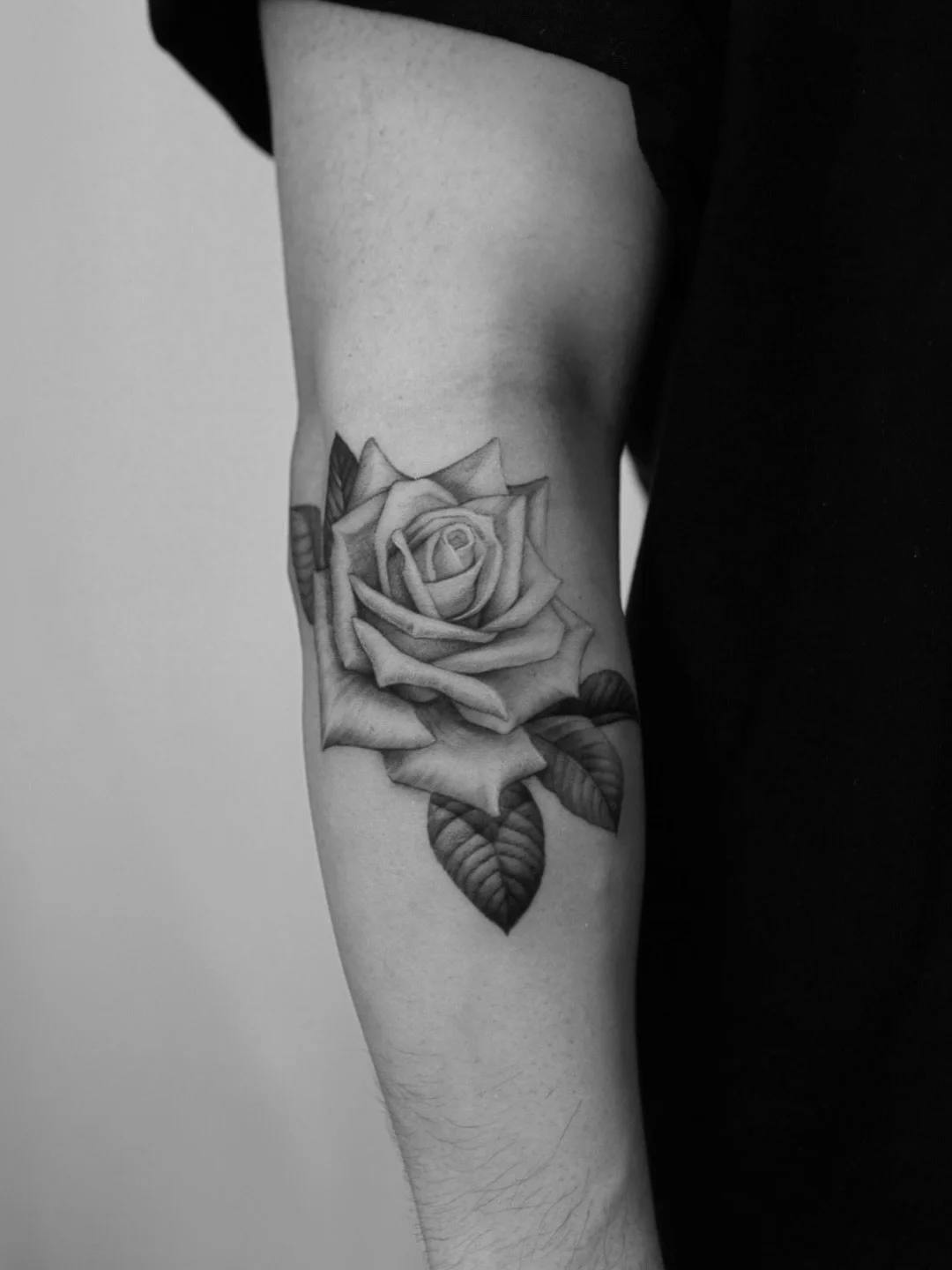 Had the privilege of having the very talented @andrewchran get his first tattoo with me. 

Honored to be part of you and your wife&rsquo;s tattoo journey and connect with the stories behind these flowers. 

Big shoutout to @bahtoh for the incredible 