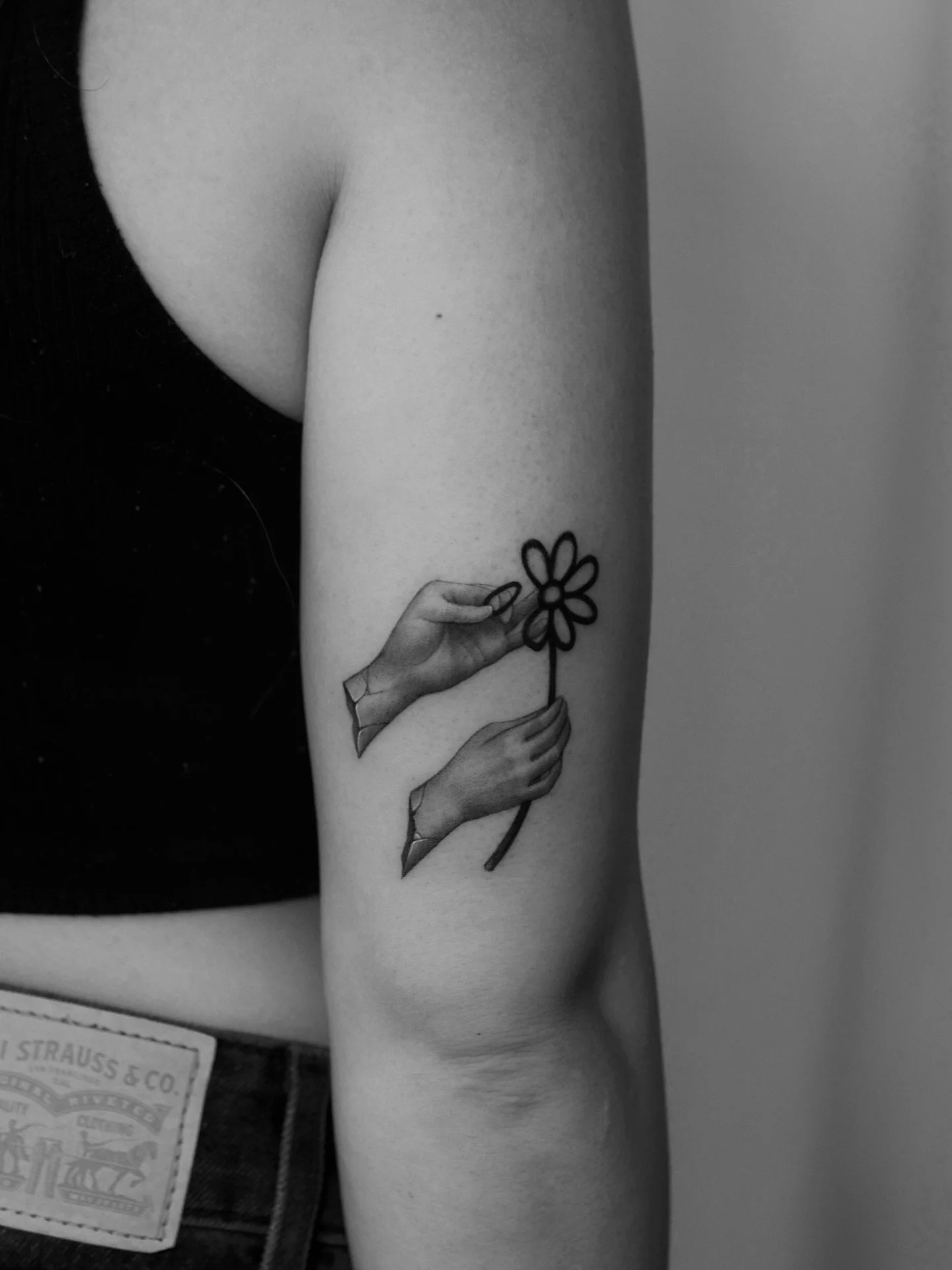 “ Love Me, Love Me Not “
From my Flash
Thank you to Stacy for picking this piece up and sharing stories 🫶
#tattoos #newtattoo #seattletattoos #seattletattooartist #inked #tattooideas #tattooflash #seattleartpost