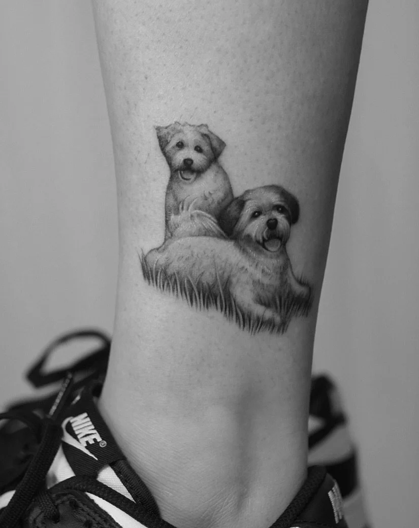Keepsake for M & B
Big thank you to Erica for allowing me to commemorate her pups with this tattoo. Such a special moment to be able to share stories.
#dogportrait #dogtattoo #seattletattoo #seattletattooartist #legtattoo #realismtattoo #tatt