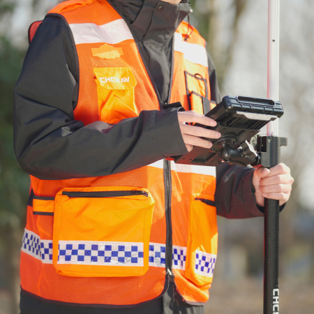 CHCNAV TC100 tablet on pole