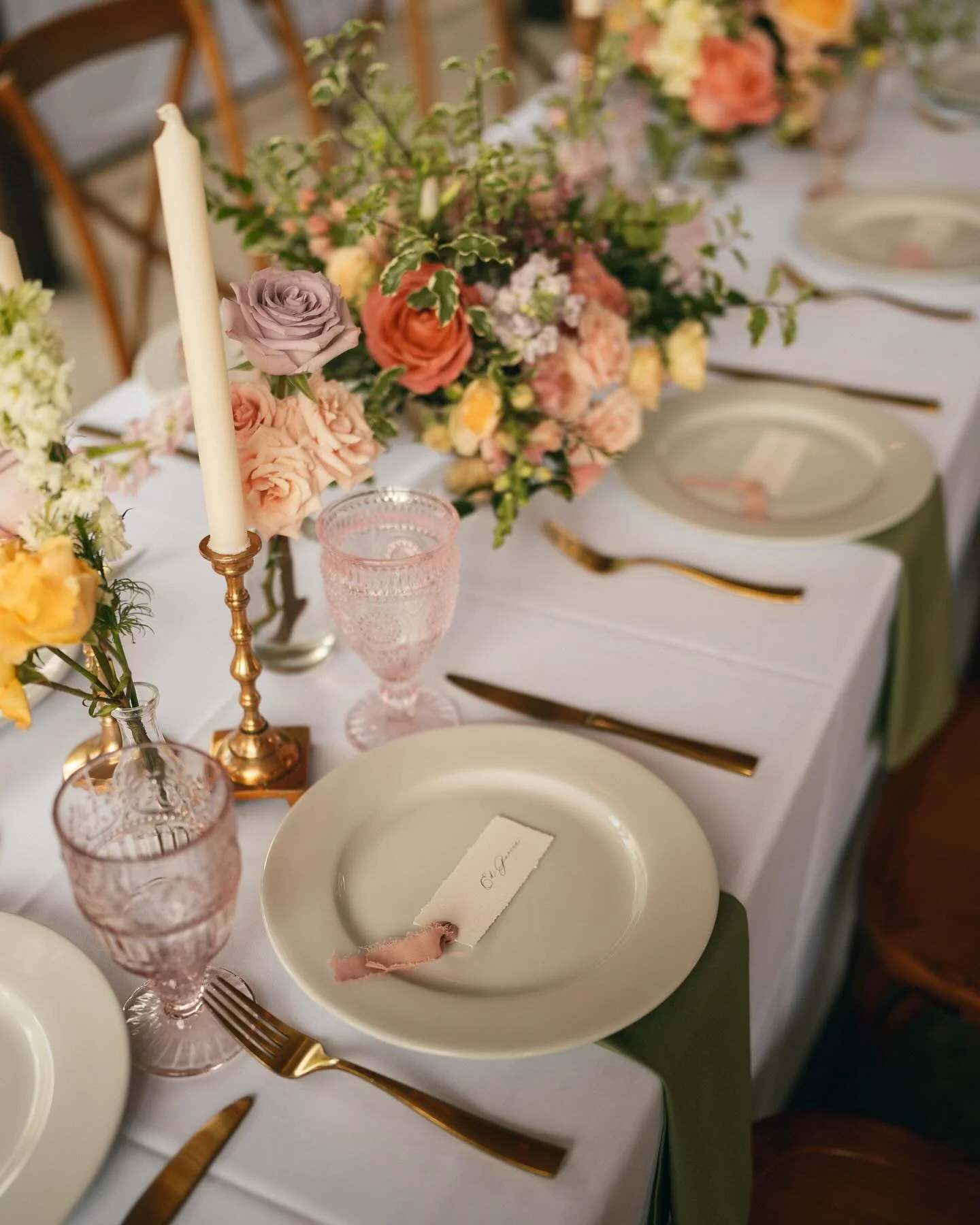 Summer color palettes and mountain views.🤍

Photography: @kassiegunnphoto
Videography: @kelly.miller.studios
Florals: @brambleandbloomflorals
Catering: @cheftimegelhoff
Bartending: @thetipsy.trailer
Rentals: @luckypennyevents
Linens: bbjlinen @mount