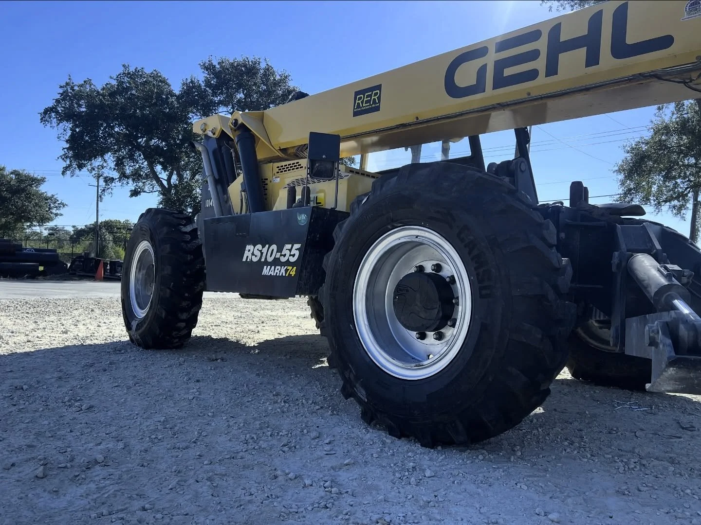 😮‍💨👀🛞
Stop waiting for things to slow down to upgrade your fleet. 
📆Let’s get you on the schedule.
 🚜Our expert techs will handle the rest
 📲713.3196613