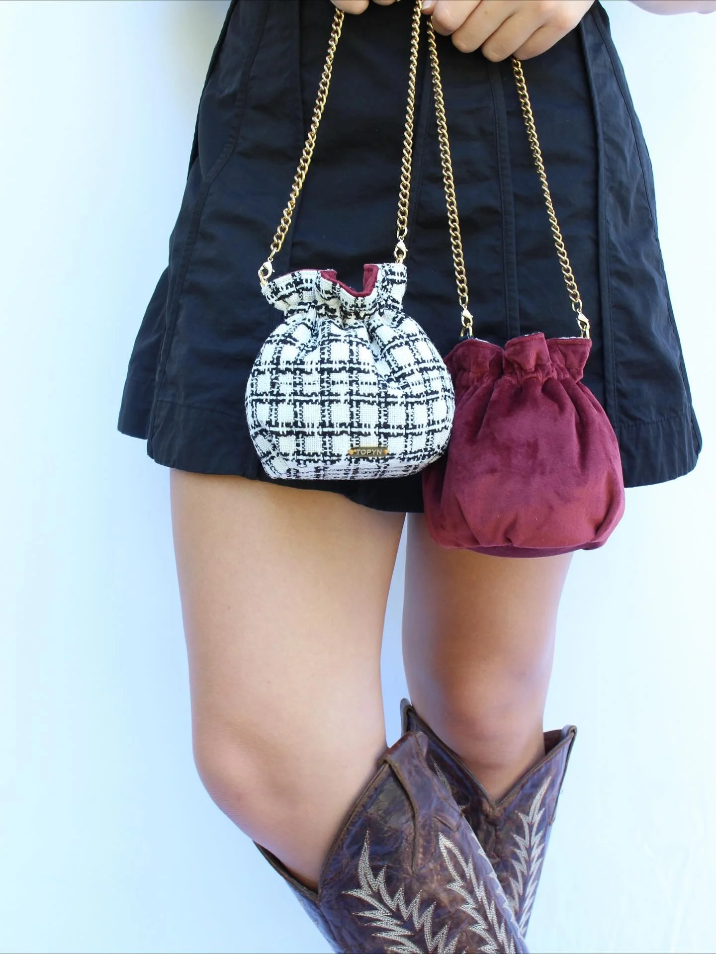 POP-UP ALERT! @chiomegasongfest 🎉
Grateful to be back for another amazing year! Come say hi and shop our newest collection + bestselling Gameday purses. 25% of profits benefit Songfest philanthropies&mdash;giving back never looked so good! 🤎