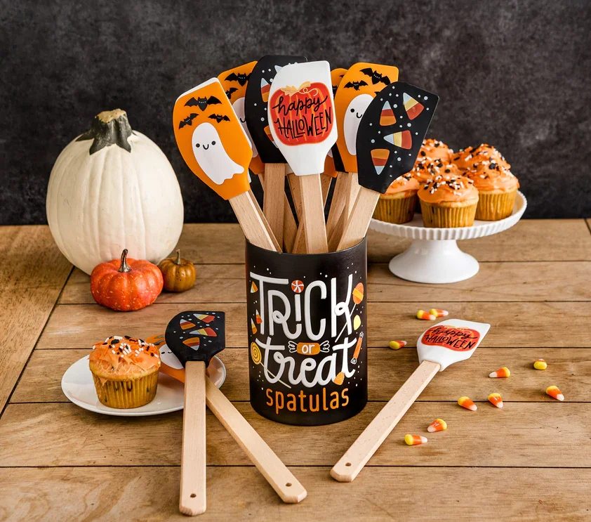 Halloween spatulas .webp