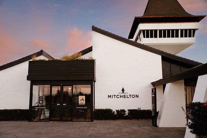 A weekend at @mitcheltonwines 🍷 

📸: @tommycreative_