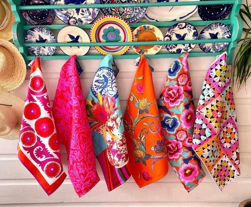 The perfect little gift to brighten someone&rsquo;s Christmas. 💗🌈 Gorgeous tea towels from Anna Chandler Design.

#annachandlerdesign #annachandler #teatowels #colourfulkitchen #giftideas #giftgiving #giftsunder20 #colourfulchristmas #stock #wholes