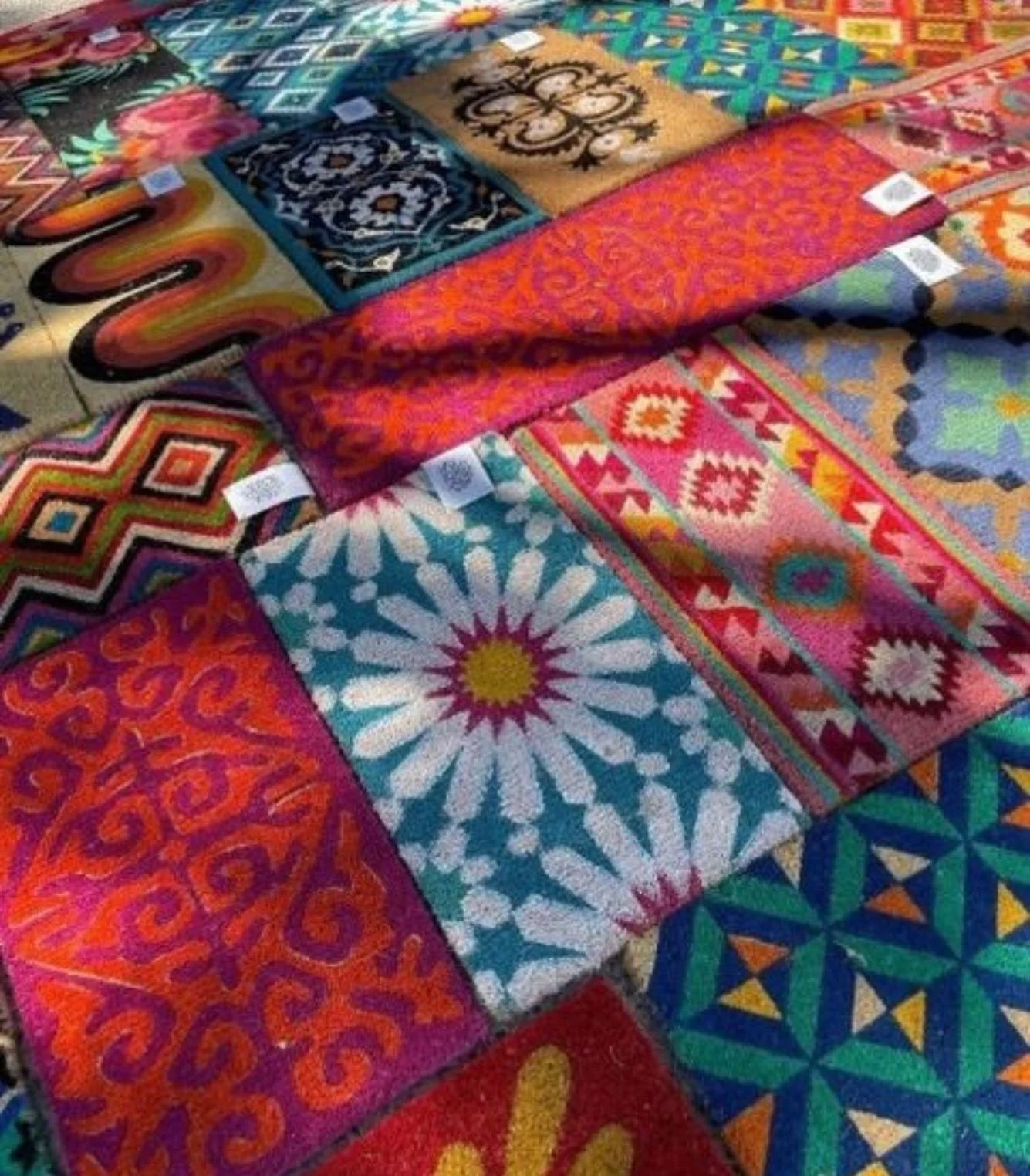 The gorgeous Anna Chandler Design doormats are back in stock, but won&rsquo;t last long! 💕🔥

See all the designs in the new season lookbook. 

#annachandlerdesign #doormats #colourfulhome #wholesale #allyfabbyagencies