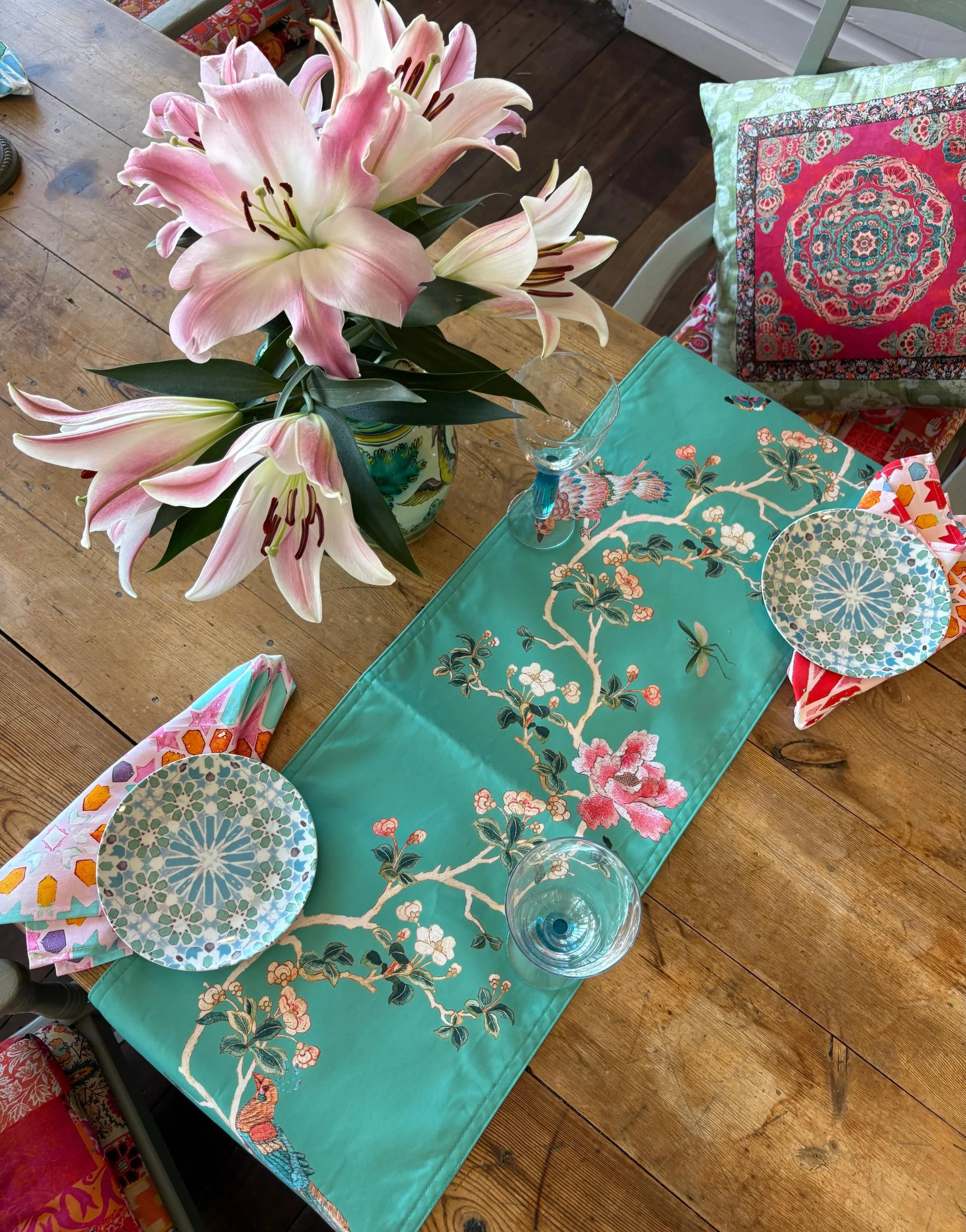 Have you got the gorgeous new Celadon Chinoiserie print from Anna Chandler Design?! 🦜🦚

Available now across all the fabulous products - from tea towels and makeup pouches, to cushions and table runners.

#annachandlerdesign #newprint #instocknow #