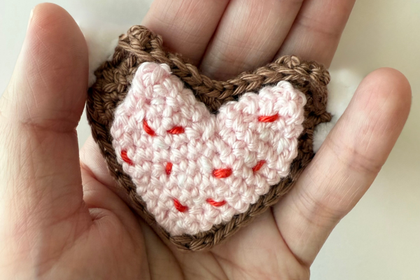 easy crochet heart cookie