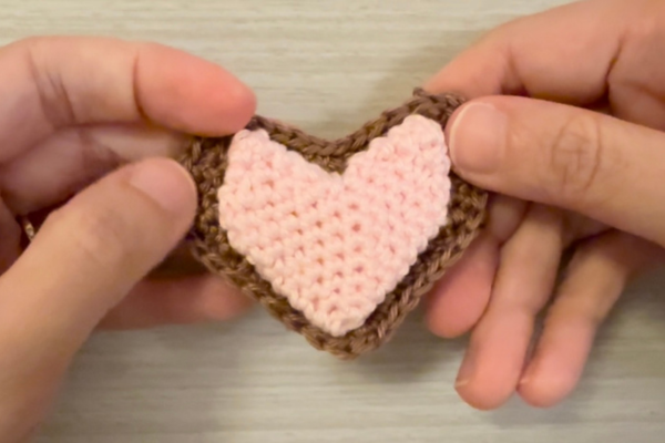 crochet heart cookie steps