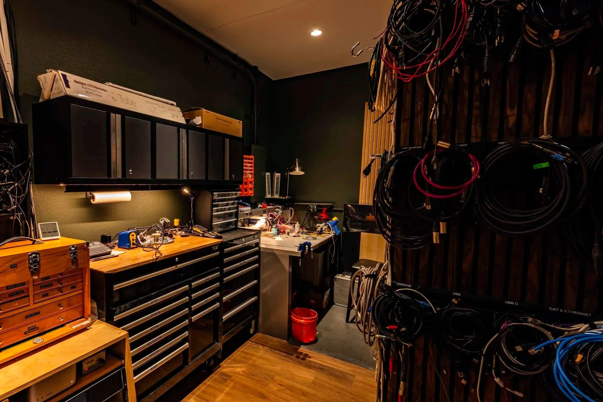 workbench1_lrg.jpg