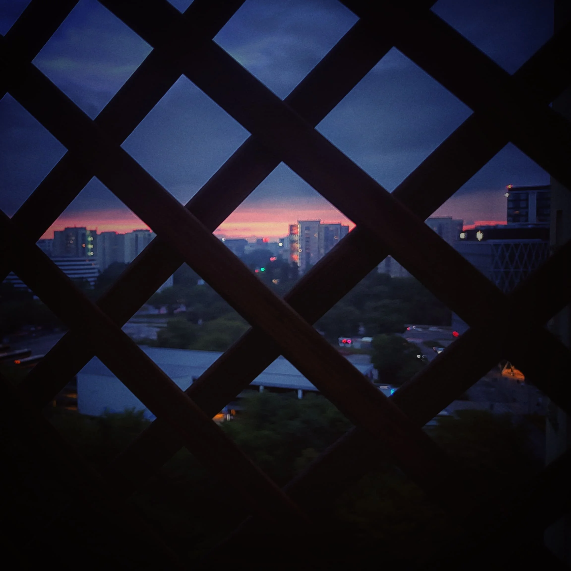 Troska czy kaftan bezpieczeństwa?&nbsp;O cienkiej linii, której lepiej nie przekraczać