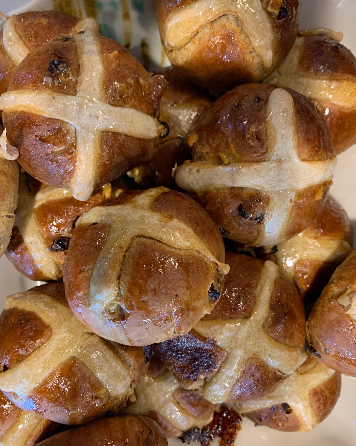 Our homemade hot cross buns are in store today . Get them before they are gone &hellip; 
#hotcrossbuns #homemade #shoplocal #thegranary #lent