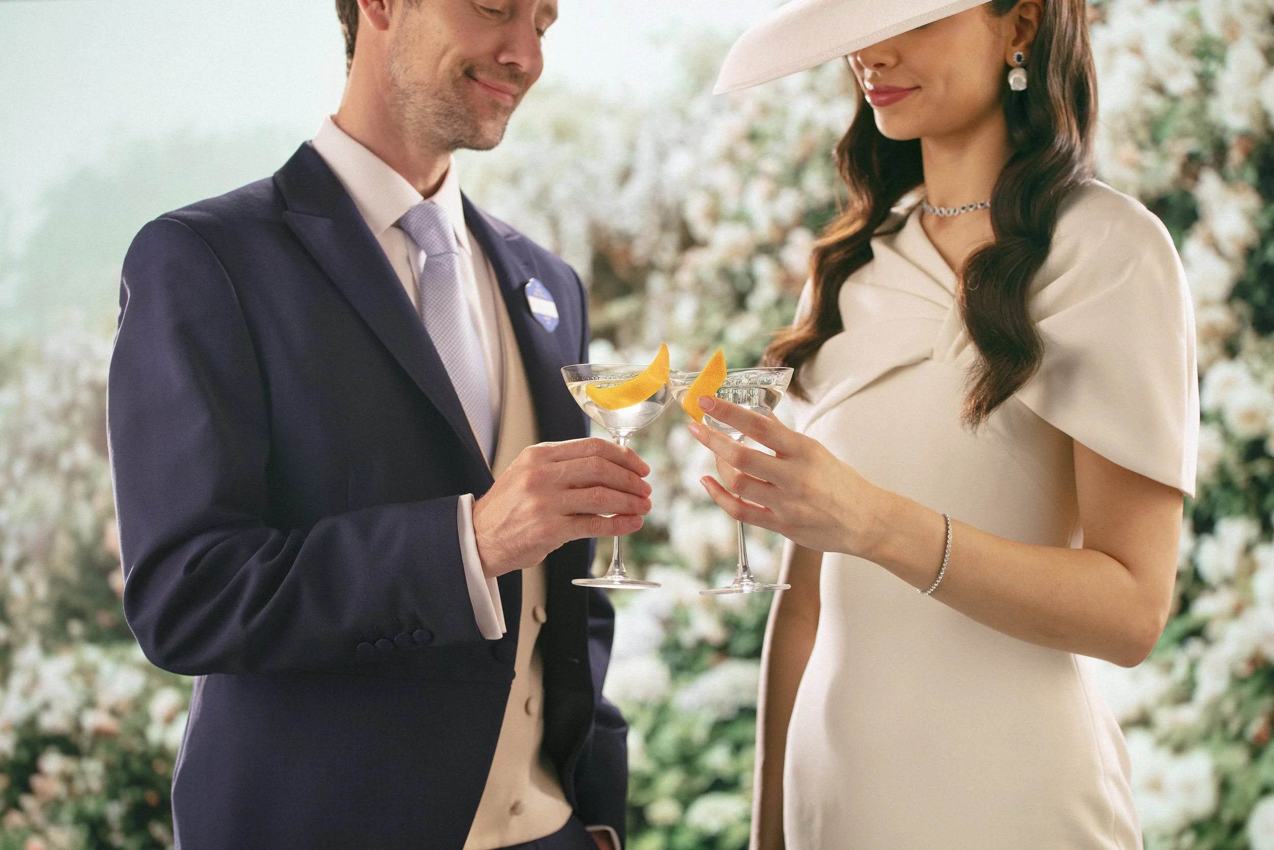 5679-SILENT_POOL-ROYAL_ASCOT-COUPLE-CHEERSING.jpg