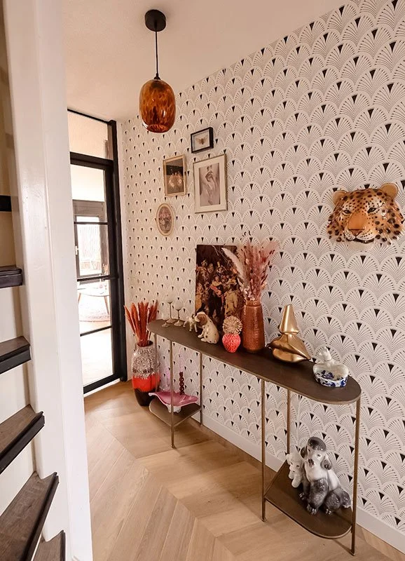 Learn more about colorful, romantic and vintage interior design with ...