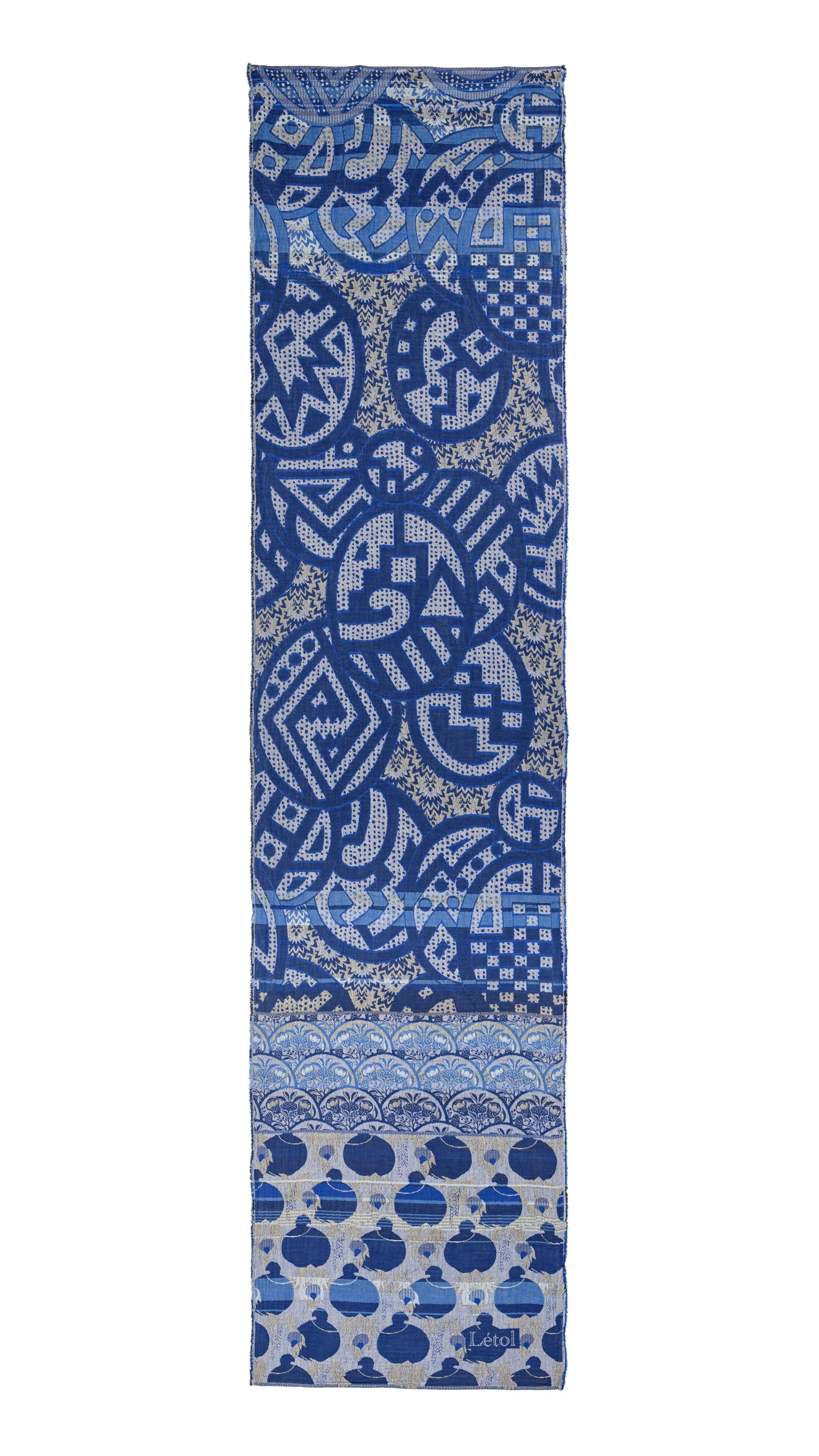 Gisèle 701 l heure bleue Entière.jpg