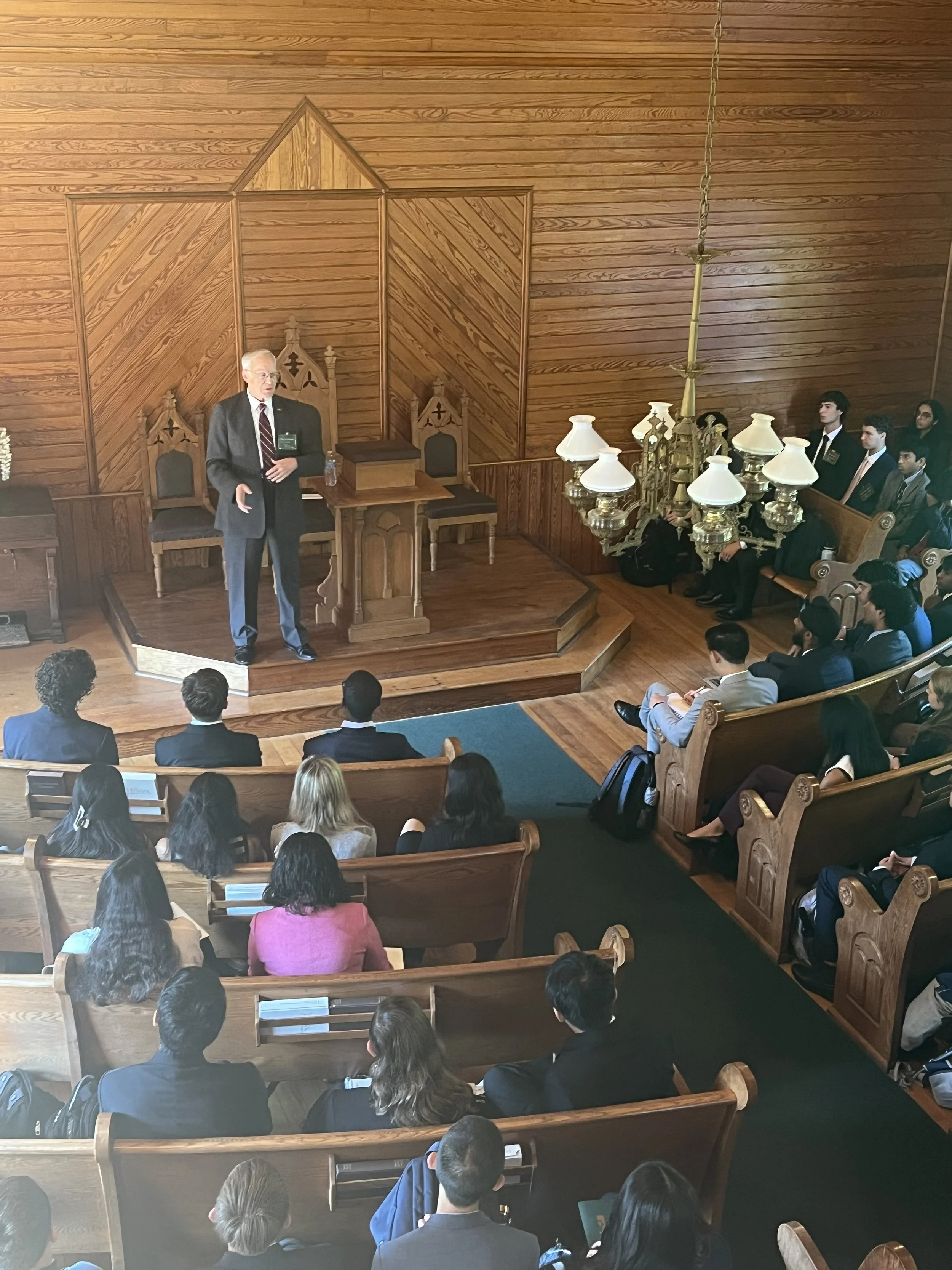  The Honorable Jim Douglas , the 80th Governor of Vermont and a longtime Coolidge Foundation trustee, leads the seminar “Free Inquiry on Campus: A Discussion”