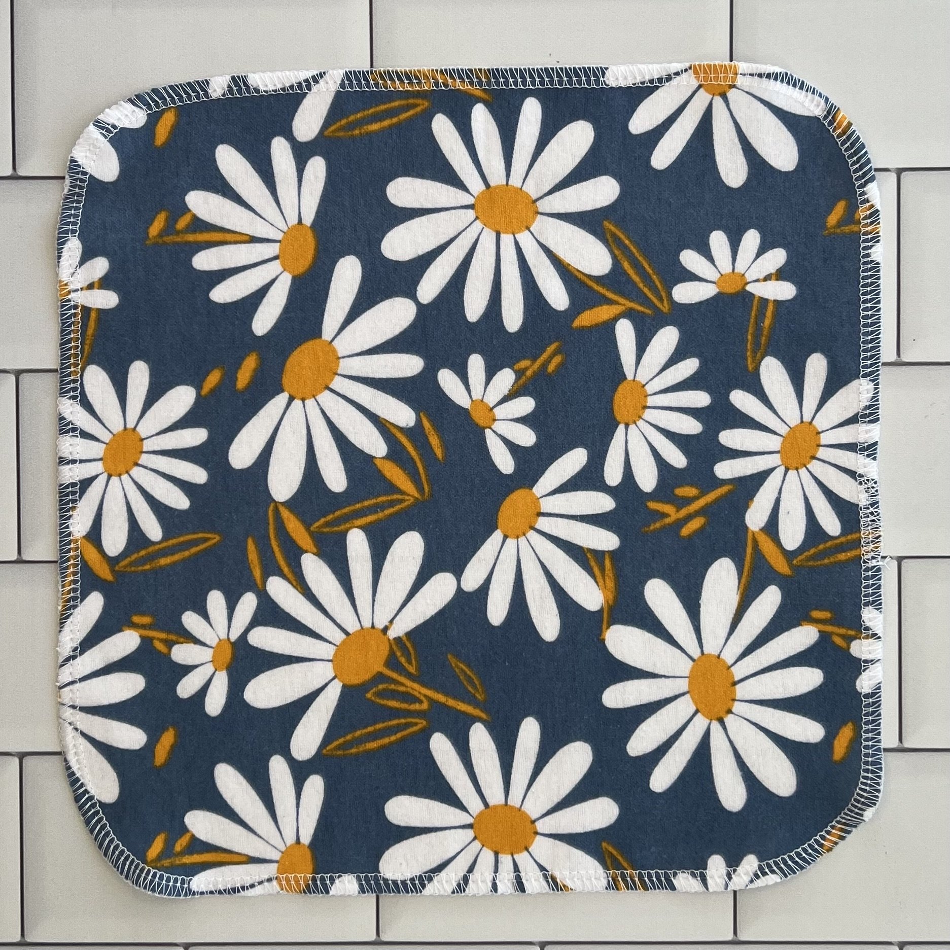 modern daisy 6.jpg