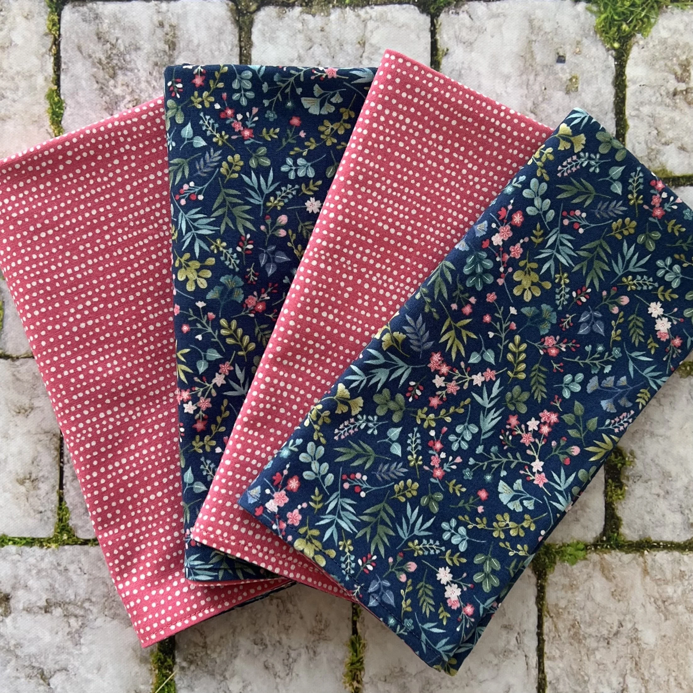 Itty Bitty Blooms Large Napkins