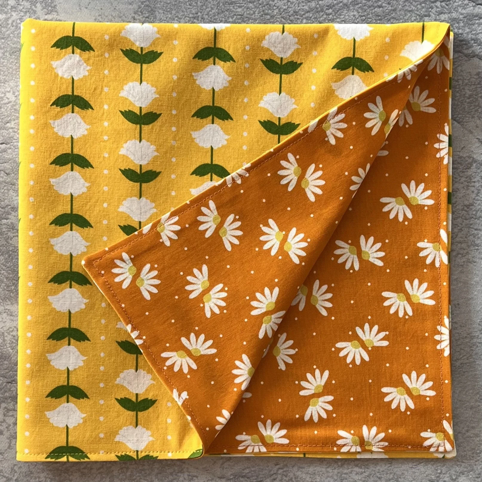 retro blooms 1 large napkins 5.jpg