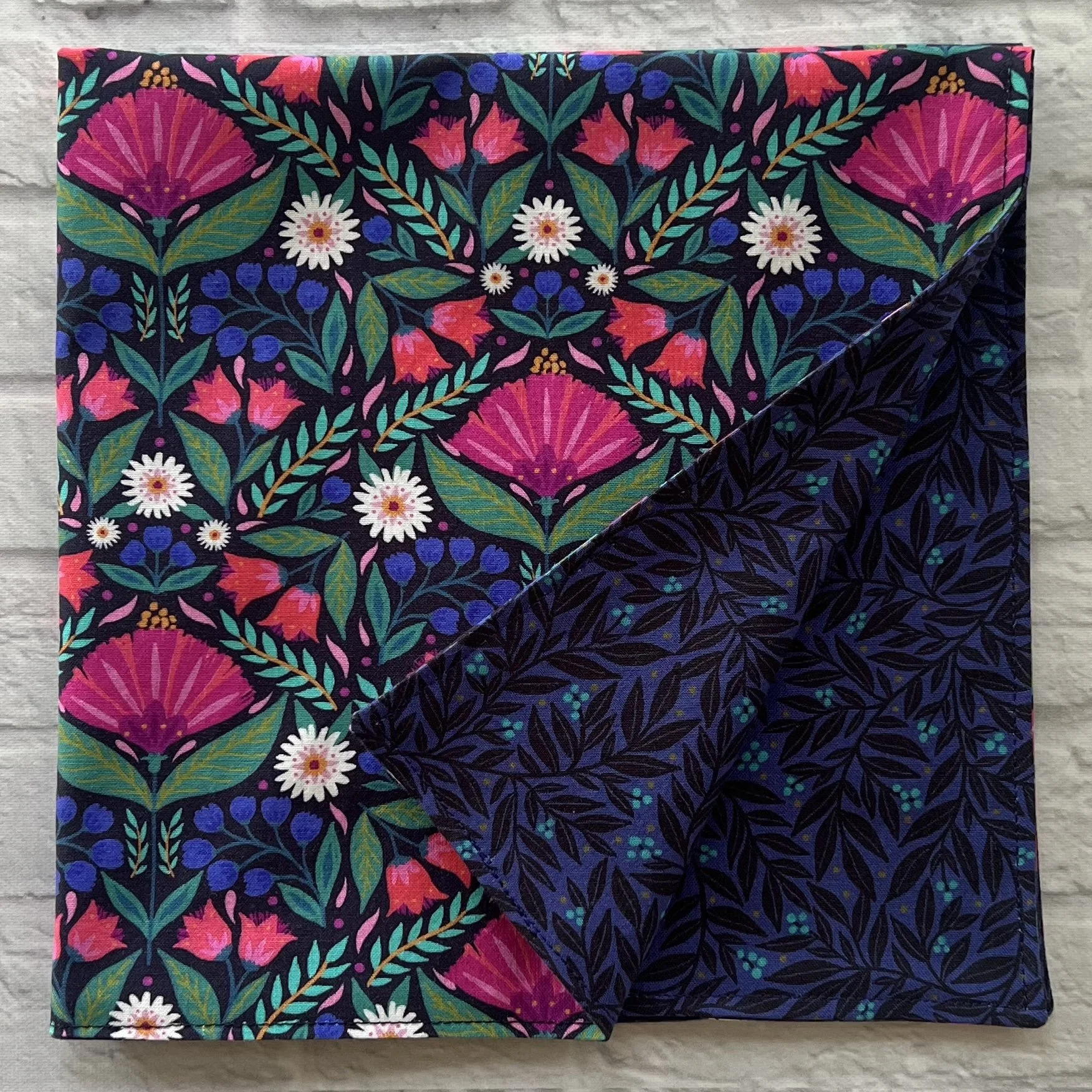 Daisy Fan Large Napkins 4.jpg