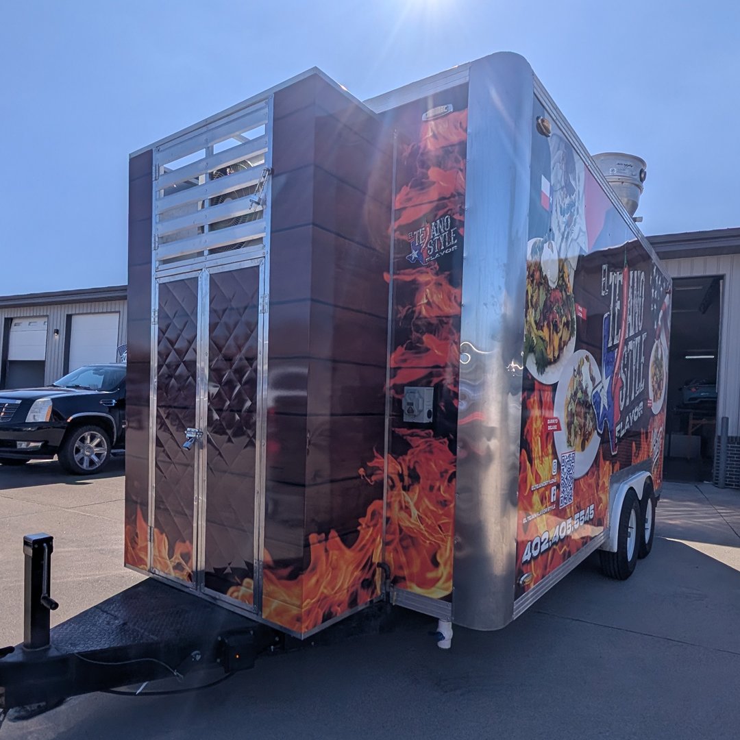 mobile food truck with fully wrapped trailer