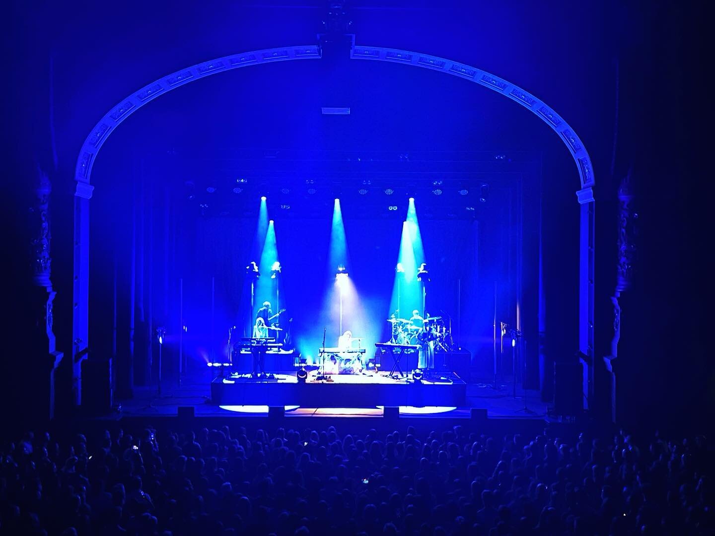 Birdy live in Amsterdam last night @ the Carre.