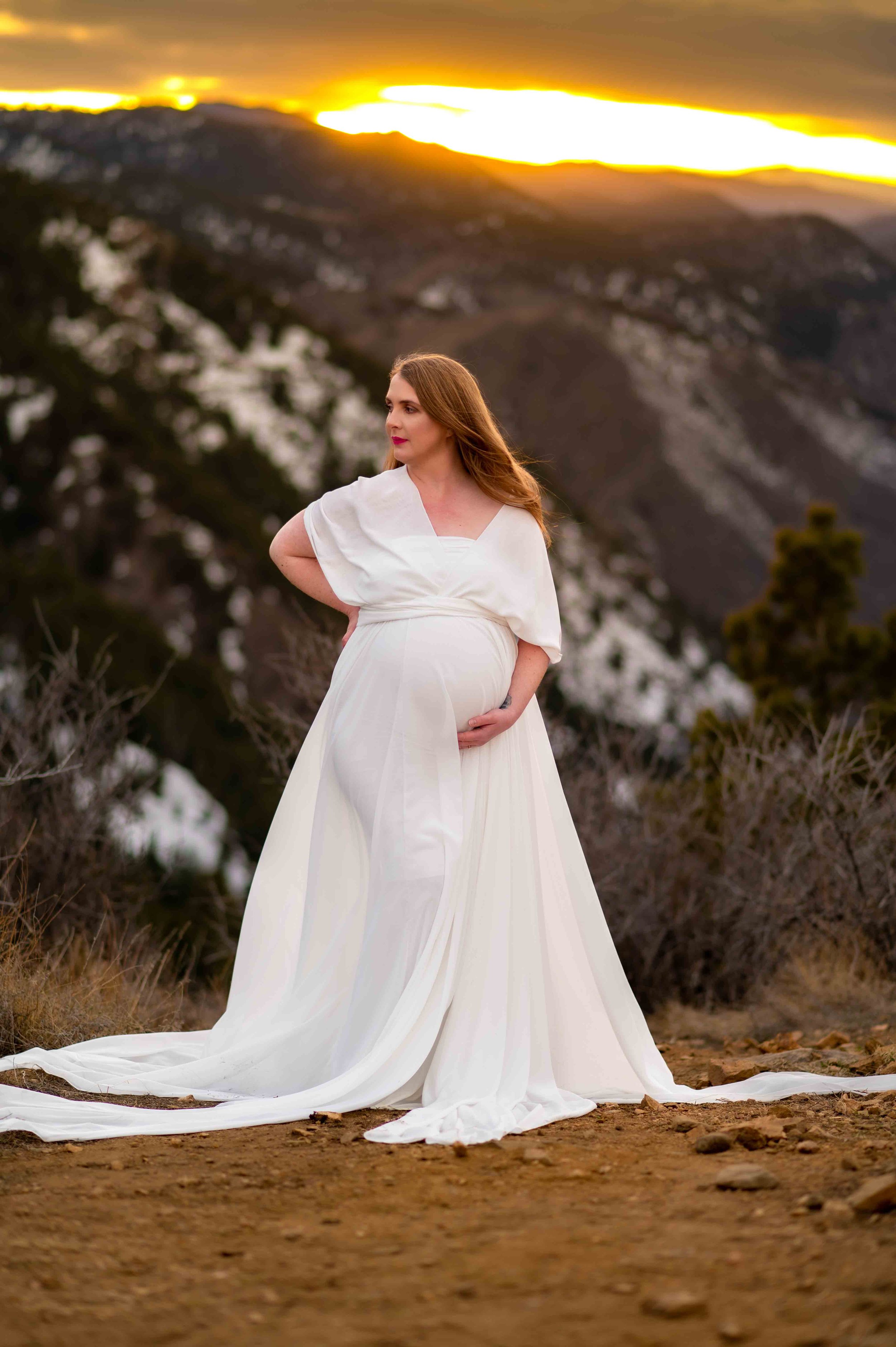 When is the Absolutely Perfect Time to Take Maternity Photos?
