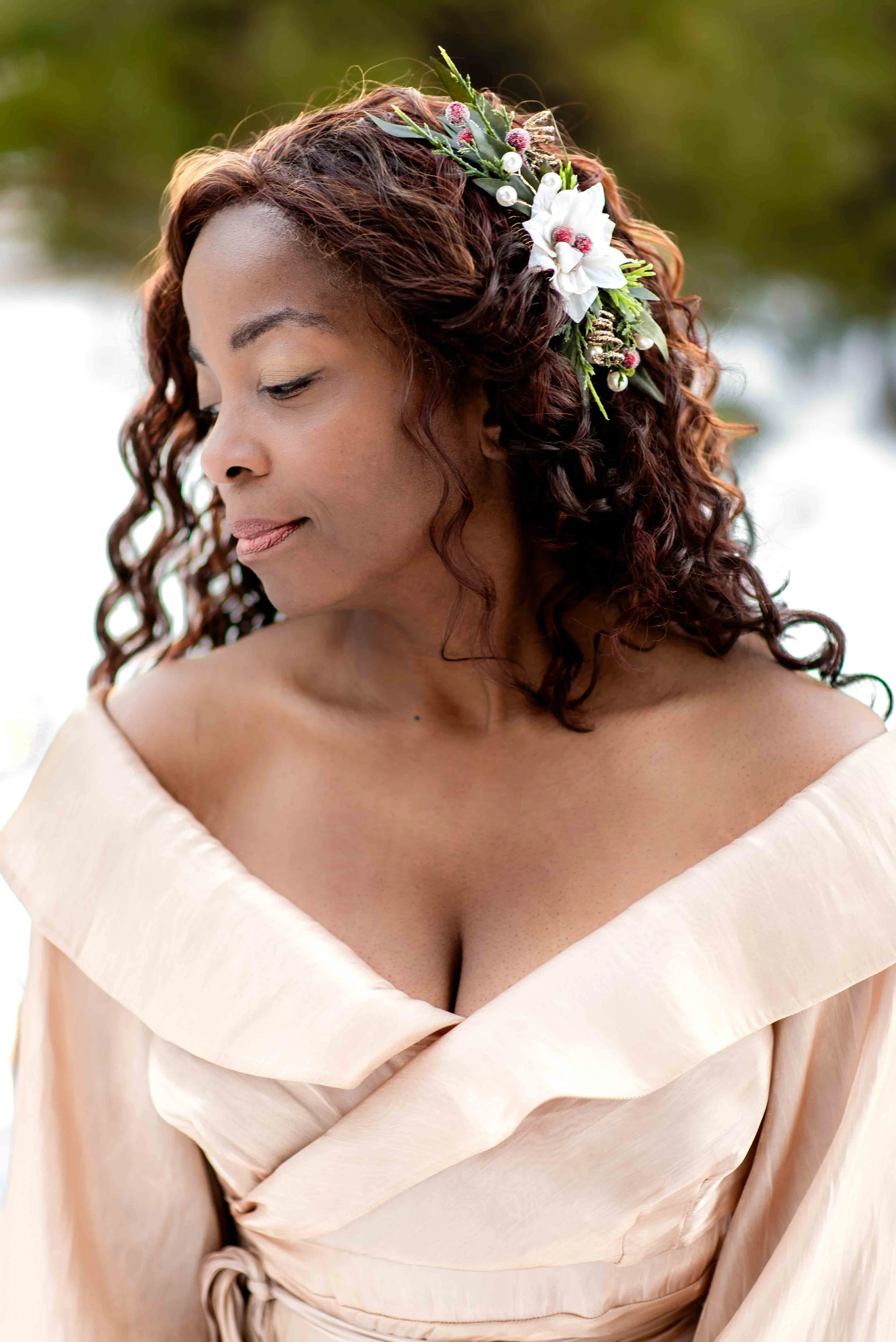 White and Red Floral Comb