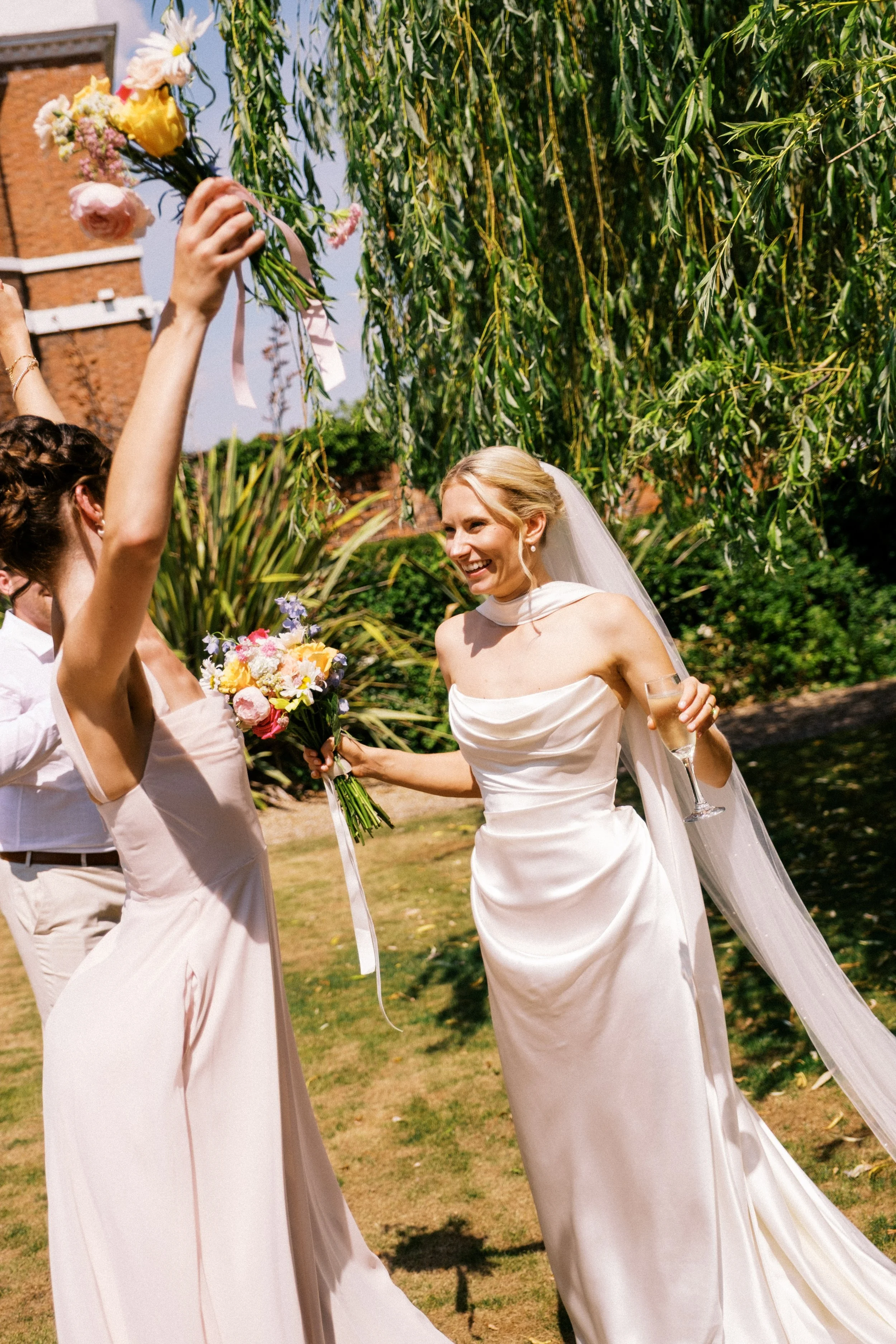 Ellie & Harry Wedding Teaser Photos-12.jpg