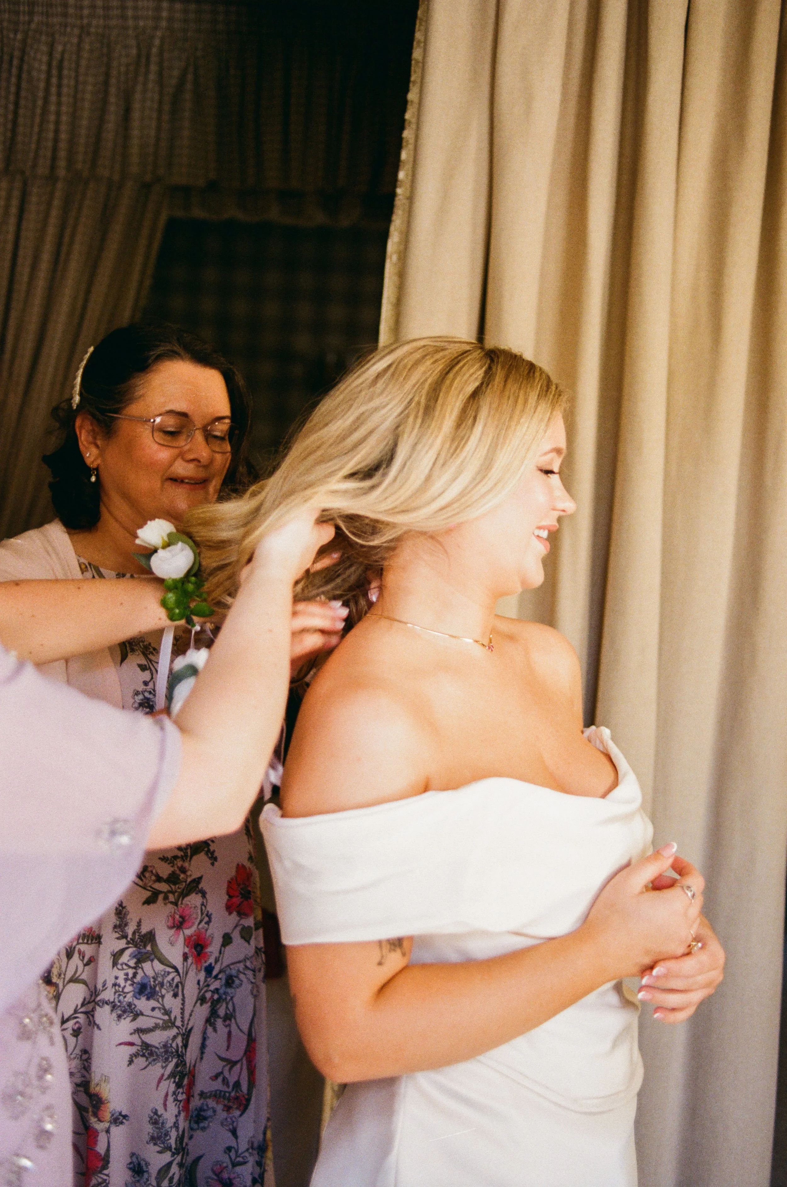 Lucy & Brett Social Posts-10.jpg