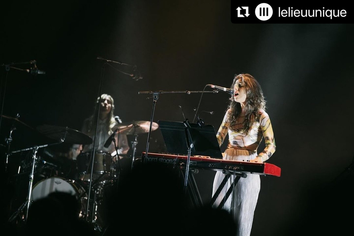 Last night @lelieuunique drumming for @juliaholter ☀️
Tomorrow we will play London Earth 🌍✨ 
.
.
.
From @lelieuunique 
・・・
𝗙𝗘𝗦𝗧𝗜𝗩𝗔𝗟 𝗩𝗔𝗥𝗜𝗔𝗧𝗜𝗢𝗡𝗦 

Merci aux 6700 spectateur&middot;ices venu&bull;es d&eacute;couvrir le festival dans t