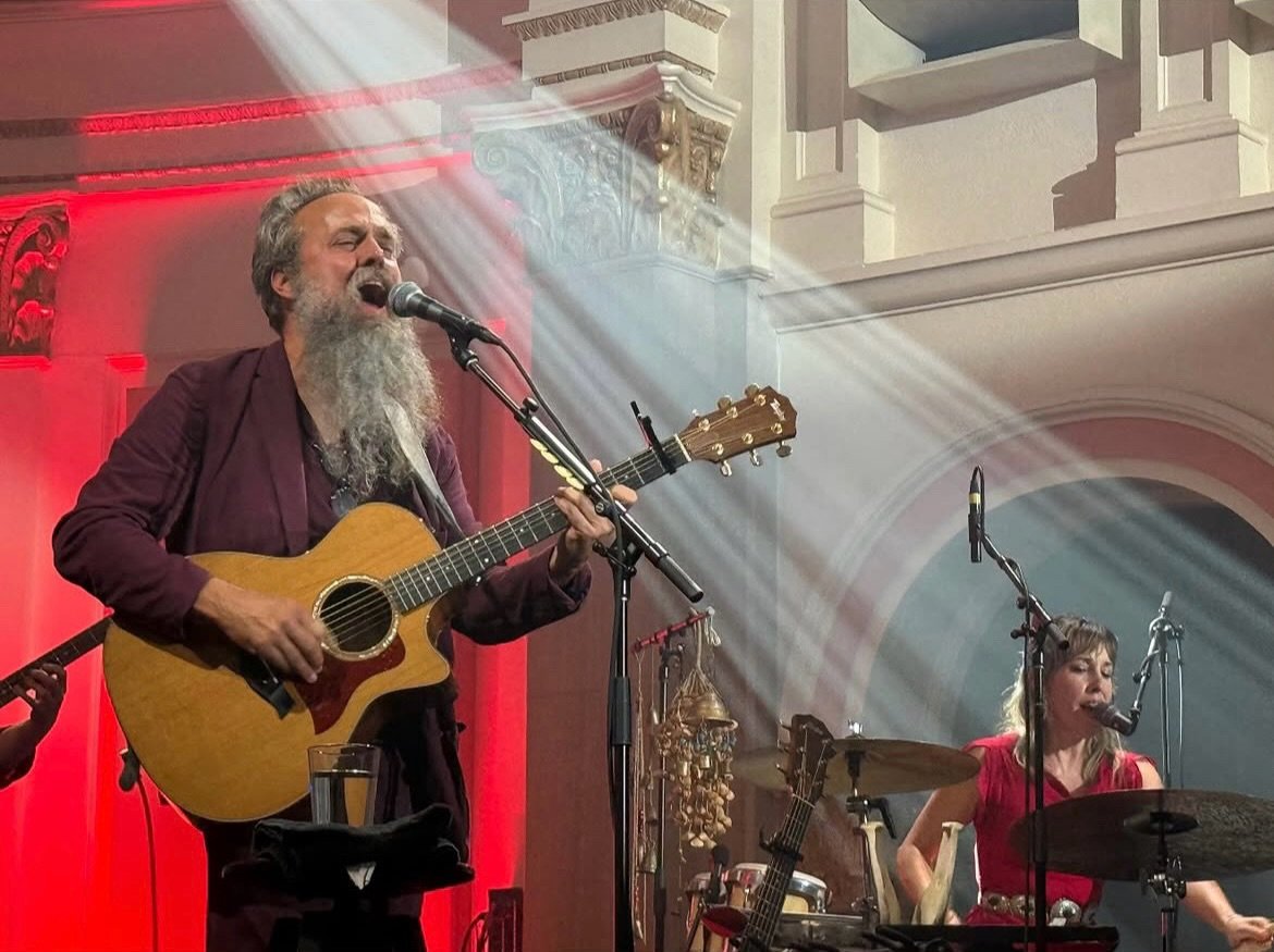 Last night @larosatucson with @ironandwinetour was a gig for me that was 8 years in the making. To walk onstage in this city again with Sam for the first time since 2018 was a moment that might never have happened without the support of the music com