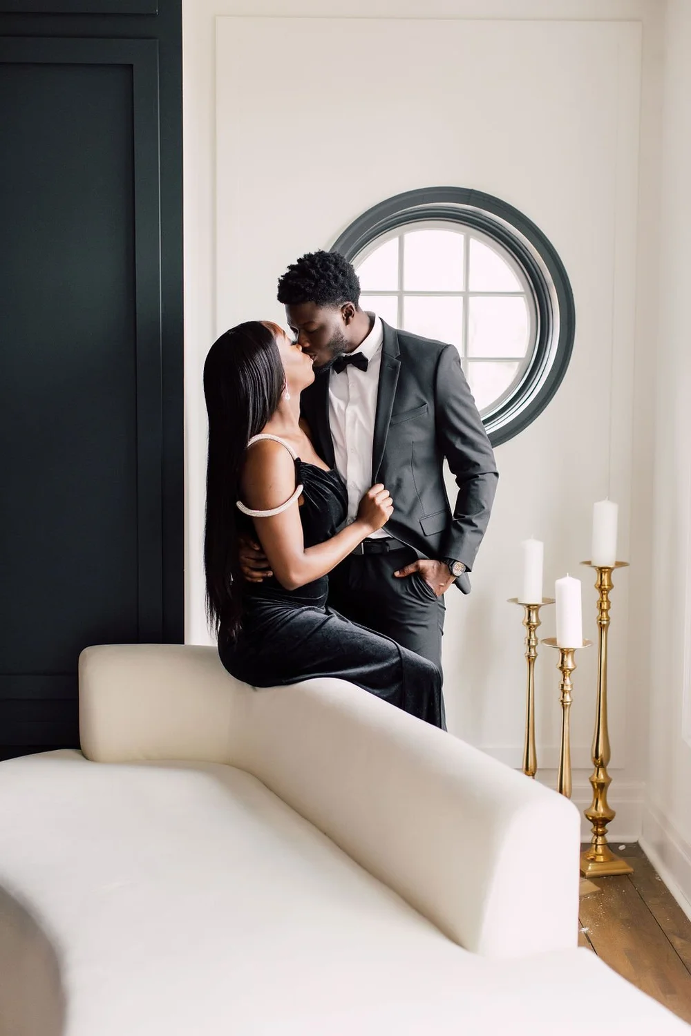 Does Anyone Use Bedroom Mirrors for Intimacy: Revealing Secrets