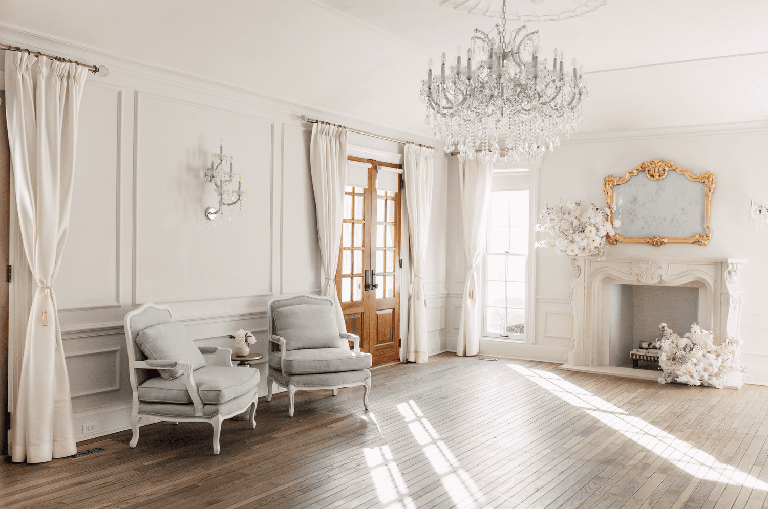 The Ruby Manor — Paris Studio