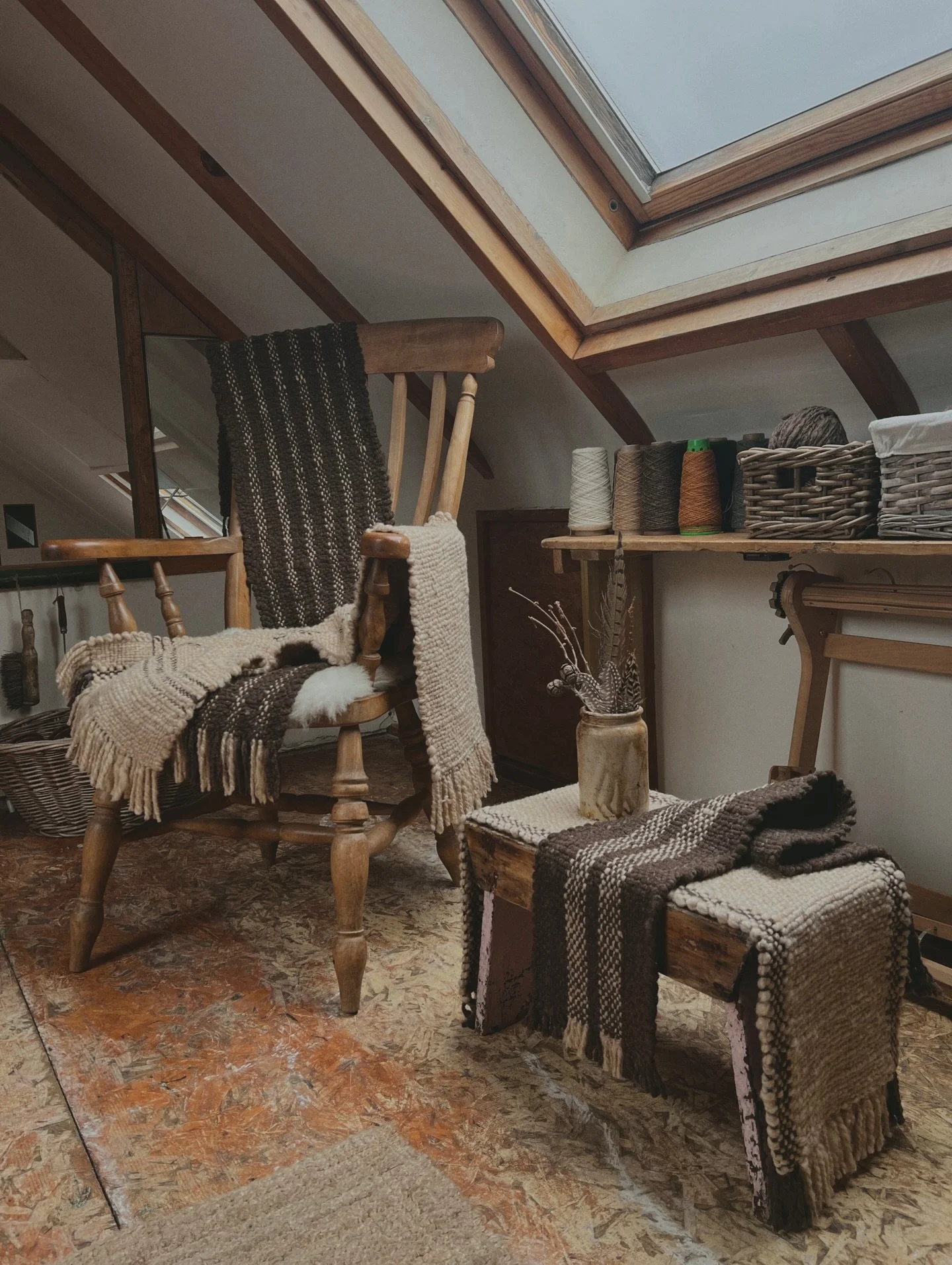 I loved every piece of my last little collection of woven table runners. One day, I&rsquo;ll keep one for myself. Until then, you can find a few more on the online shop on dec 7th at 9am sharp.