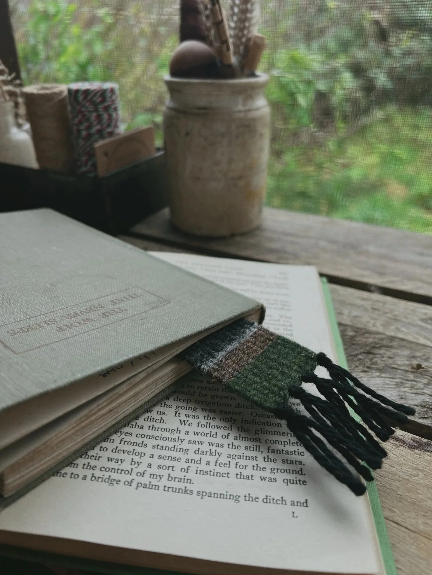 Hand woven wool bookmarks&hellip; there&rsquo;ll be a few available with my next shop update. December 7th, 9am.
📚