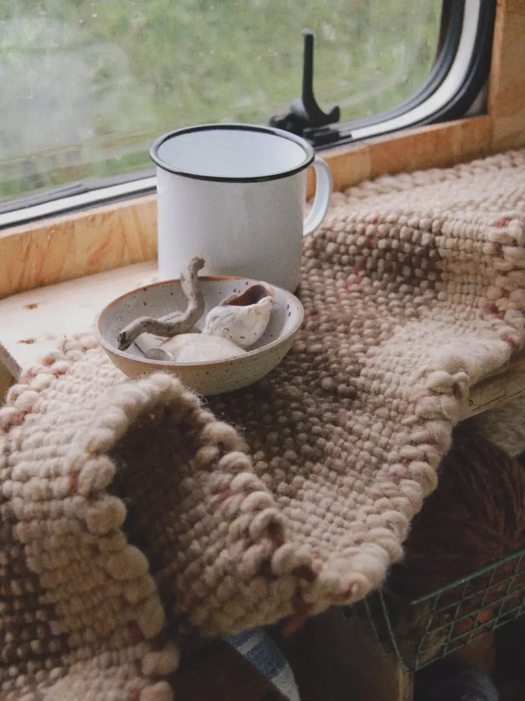 It's been a wet and windy few days on Skye but I still snuck outside for at least one shot of the new runner in the great outdoors. It feels like hideaway weather already up here.
Warm, earthy tones &amp; chunky wool, you can find this one on my webs