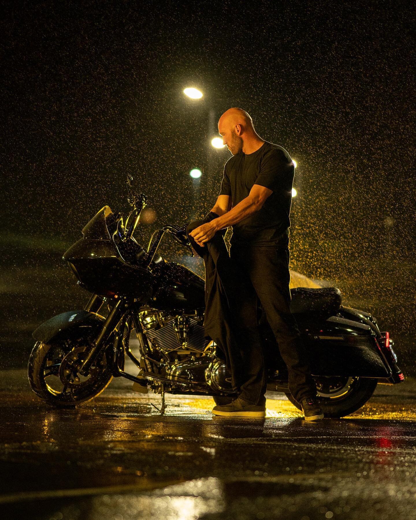 Just out hanging in the rain
.
.
.
#rainydays #modeling #mood #motorcyclephotography #motorcycleporn #fortheride #dedicated to the ladies #rainportraitsession #losangeles #dtla #dtlaartsdistrict #nightphotography #renegade #streetfighter #harleydavid