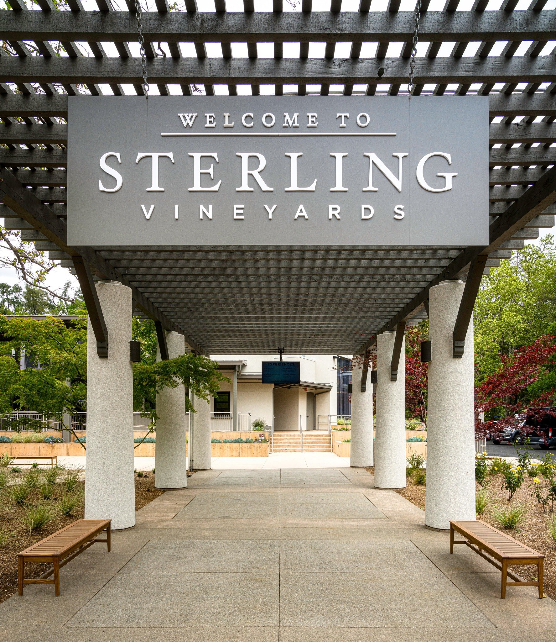 One of the greatest joys of working in hospitality design? Getting to come back and enjoy the spaces we poured our hearts into. ✨⁠
⁠
We wrapped a multi-room transformation at @sterlingvineyards and it&rsquo;s such a treat to return&mdash;not just to 