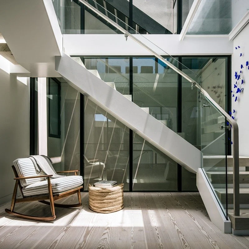 ✨ Project Spotlight: Butterfly House 

This minimal stairwell reminds us that sometimes less is more.

Natural light filters freely through the architecture, illuminating clean lines, soft textures, and a sense of quiet elegance.

Architect: @john_ma