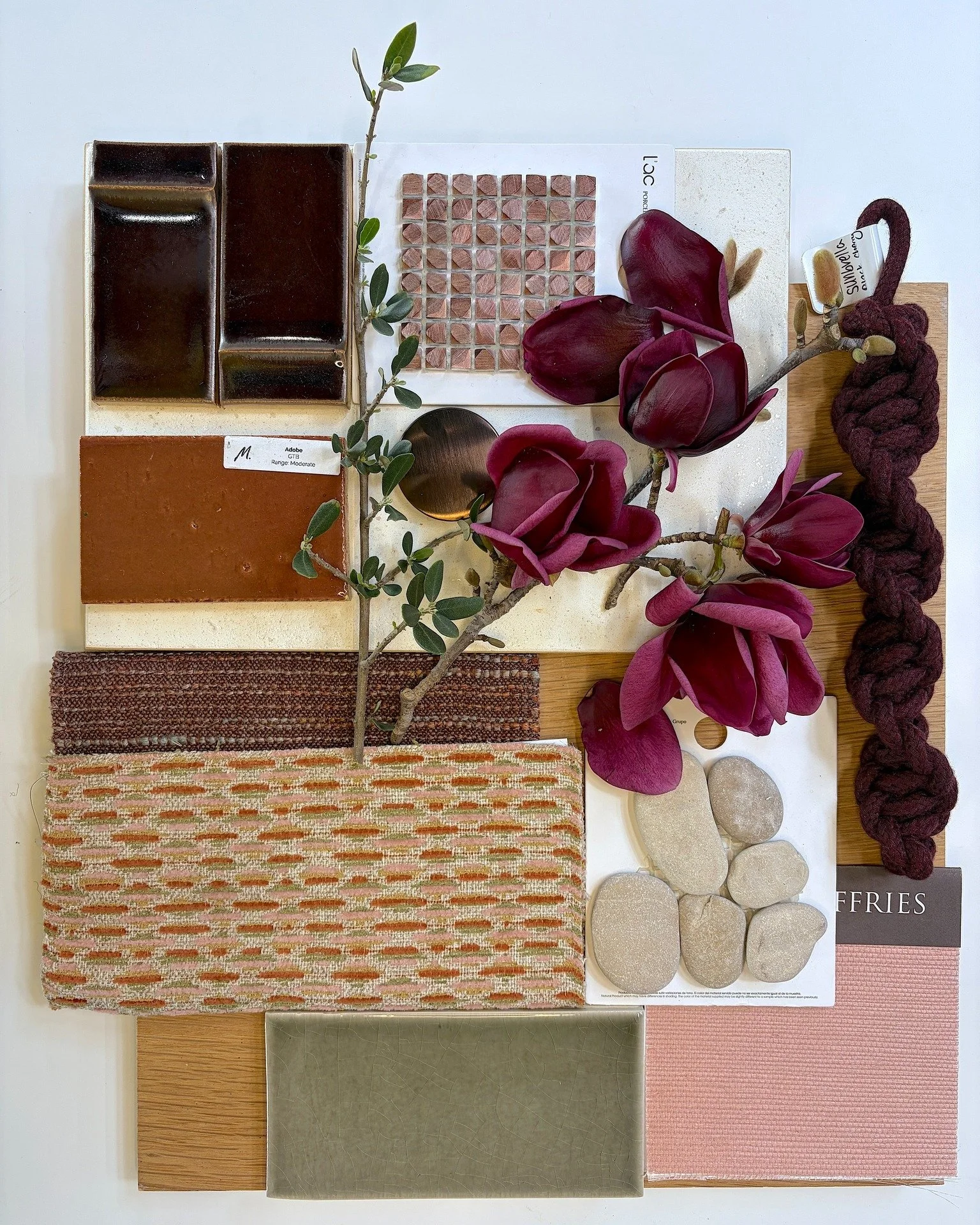 March Blooms

We are inspired by the fresh blooms outside of our #NapaValley studio. Those deep plum tones work as a neutral in well designed spaces. 

#flatlay #springvibes #interiordesign #shawbackdesign #nature